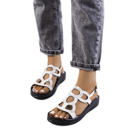 Fehér Luiten szandál