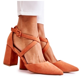 FB1 Divatos szandálok egy Sinari narancssárga bárban