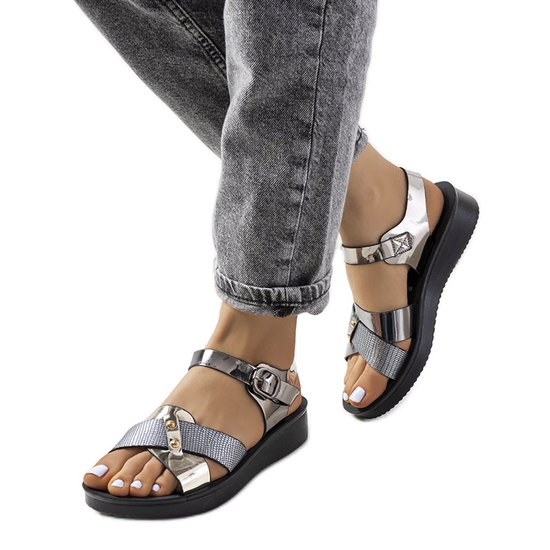 Szürke női szandál a Tulia márkától