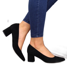 Pumpák az oszlopon, fekete Juma velúr