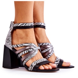 Női bőr szandál masszív blokkon Maciejka 05514-03 szürke fekete