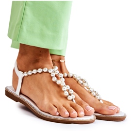 PG1 Divatos szandál Flip-flop gyöngyökkel, fehér Isalia PG1 Divatos szandál Flip-flop gyöngyökkel, fehér Isalia