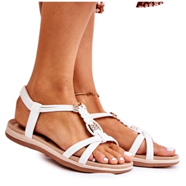 Női szandál Amberly fehér díszekkel Női szandál Amberly fehér díszekkel