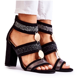 FE1 Női szandál magas sarkú fekete Laurita