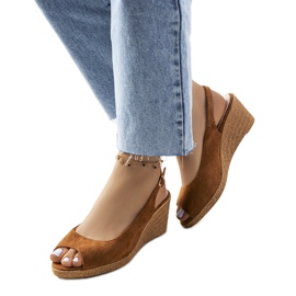 Barna espadrillák az Alpat éksarkúkon Barna espadrillák az Alpat éksarkúkon