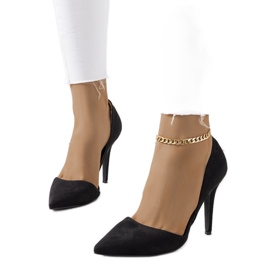 Fekete sarkú cipő dekoratív Nasmah kivágásokkal