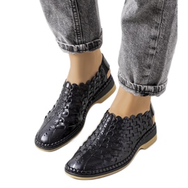 Fekete áttört szandál a Carvalho cégtől Fekete áttört szandál a Carvalho cégtől