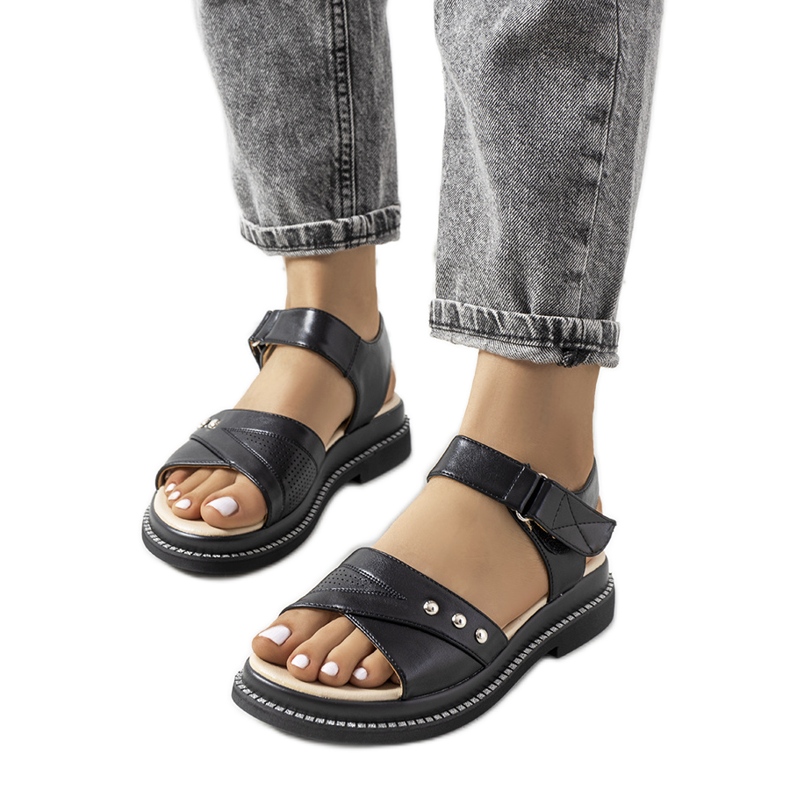 Fekete szandál a Meis platformon Fekete szandál a Meis platformon