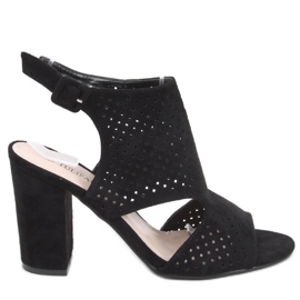 Guala fekete magas sarkú áttört szandál