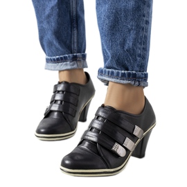 Fekete brogue a Payla poszton