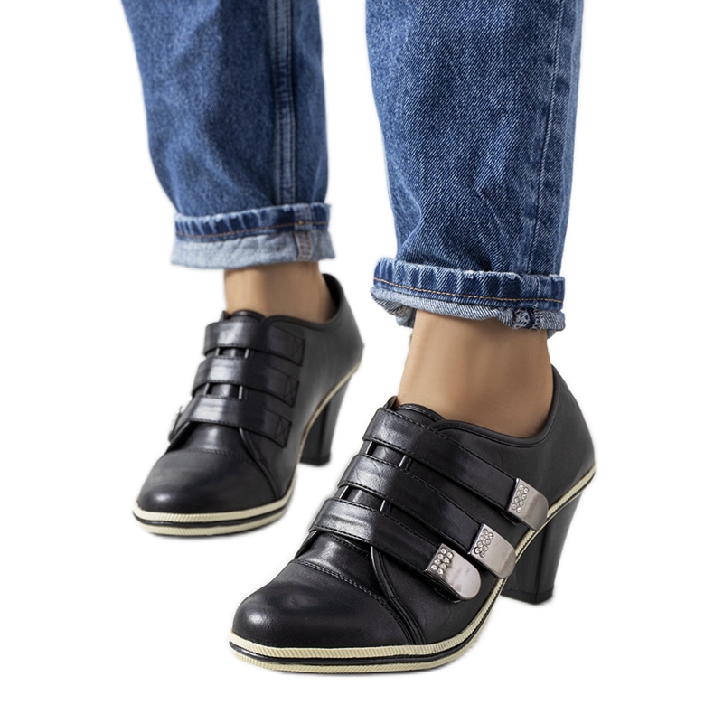 Fekete brogue a Payla poszton