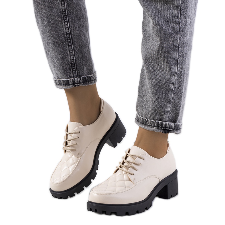 A márka bézs színű magas sarkú cipői Landra