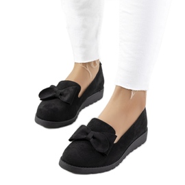 Fekete cipő a Poolse éken