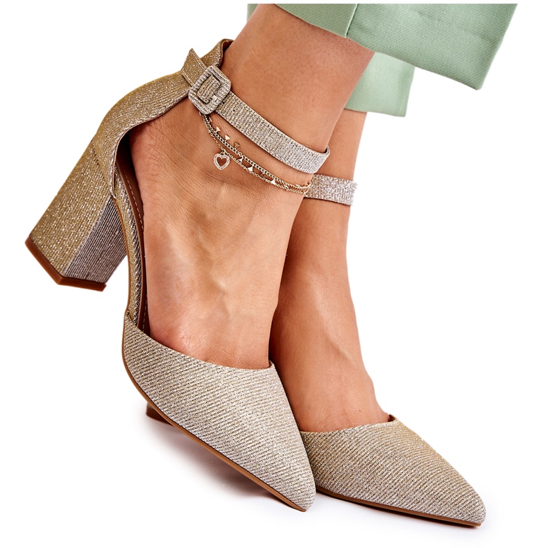 WS1 Fényes szivattyúk a Golden Amira bárban aranysárga