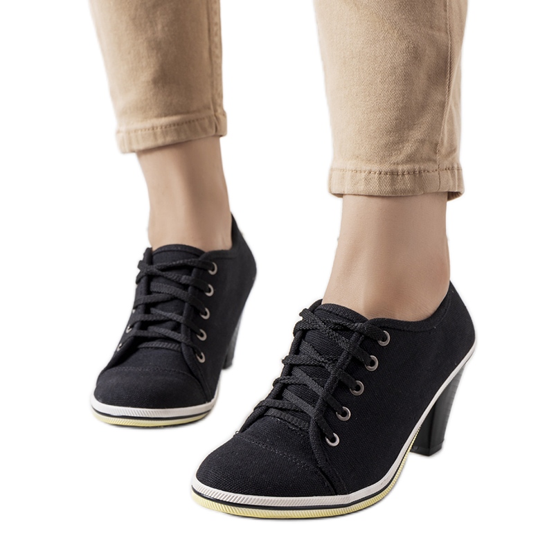 Fekete broguk a Belisle-i poszton