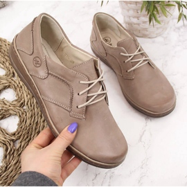 Kényelmes bőr női cipő bézs Helios 715 színben