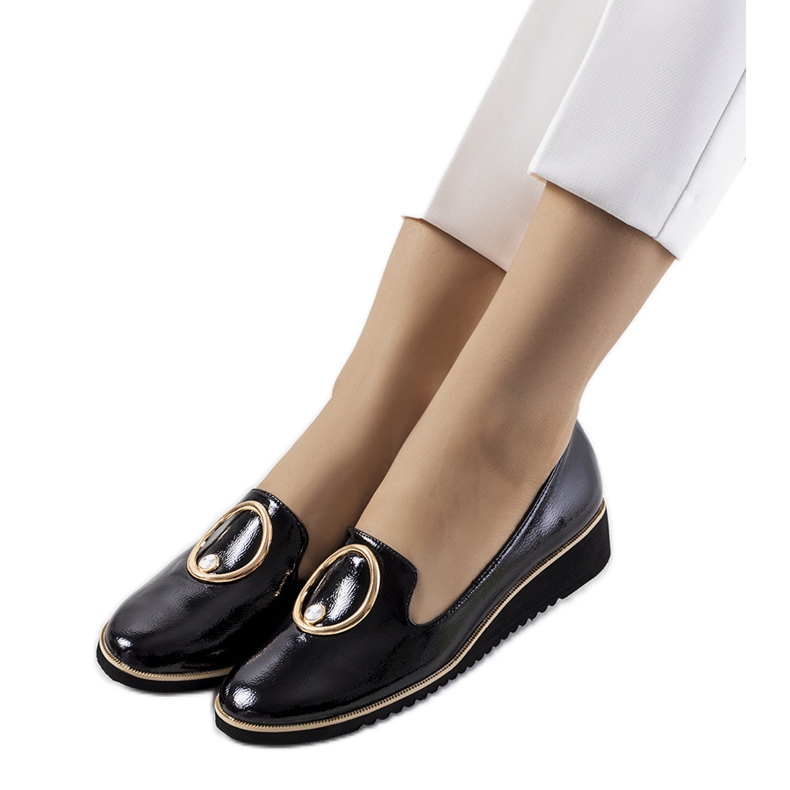 Fekete lakkozott Kadyro cipő