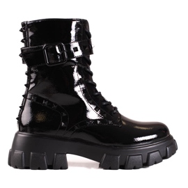 Lakkozott Shelovet női fekete táska szegecsekkel