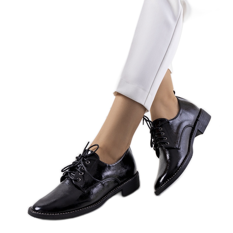 A márka fekete női cipői Ricieri