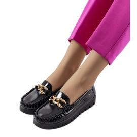 Fekete naplopók a Travessa platformon Fekete naplopók a Travessa platformon