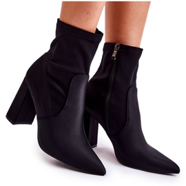 Anyag női csizma a sarkon, fekete Amile