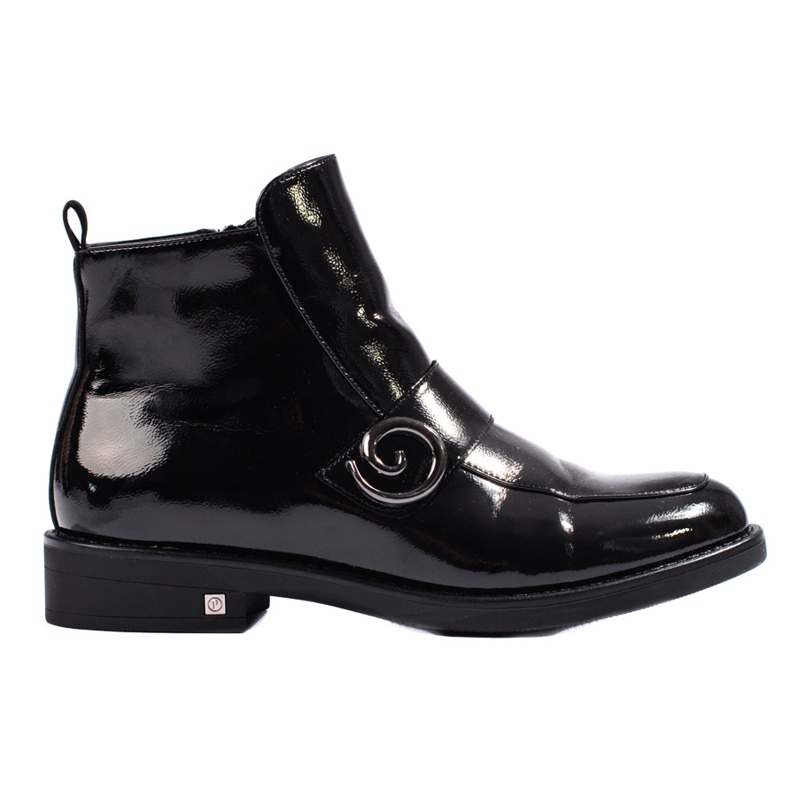 Fekete lakkozott csizma a W. Potockitól