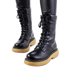 A márka fekete csizmái Redel A márka fekete csizmái Redel