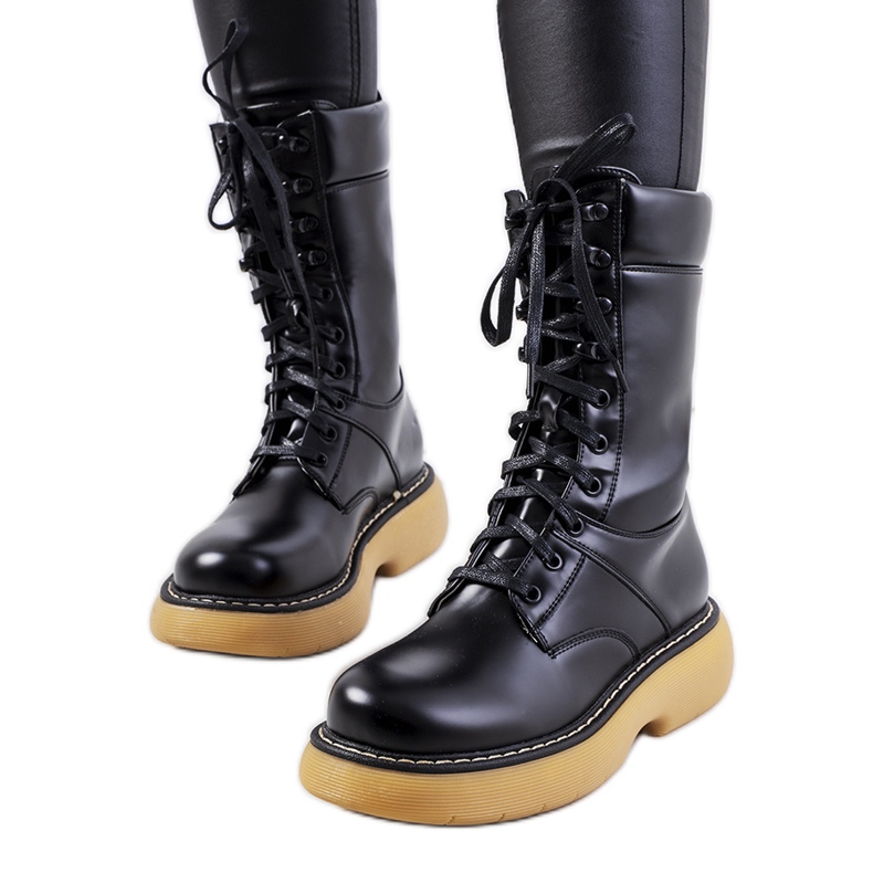 A márka fekete csizmái Redel A márka fekete csizmái Redel