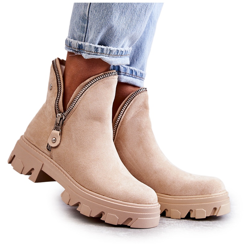 PG1 Bézs ritmusú női velúr csizma kivágásokkal