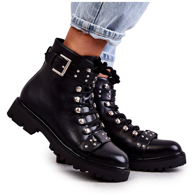 PG1 Fekete Sabine eco-bőr csizma díszövvel