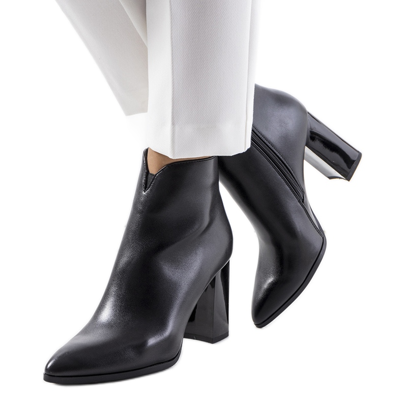 Fekete bokacsizma az Ezinet poszton