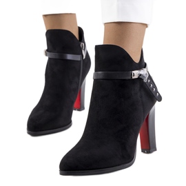 Fekete Deshi magassarkú