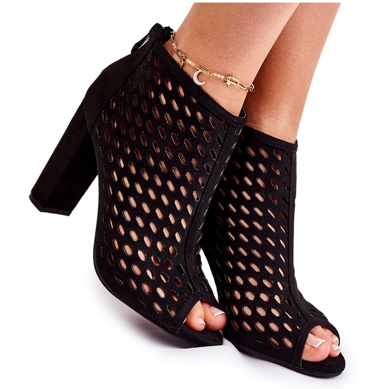 WT1 Fekete velúr áttört csizma a Jenissa márkától WT1 Fekete velúr áttört csizma a Jenissa márkától