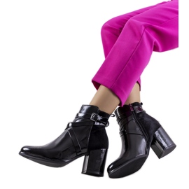 Fekete lakkos Mossley csizma