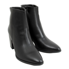 Vegas fekete magassarkú