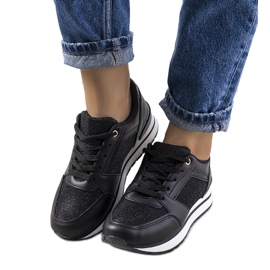 Fekete Zarema tornacipő