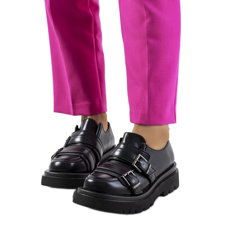 Fekete rigai oxfordok