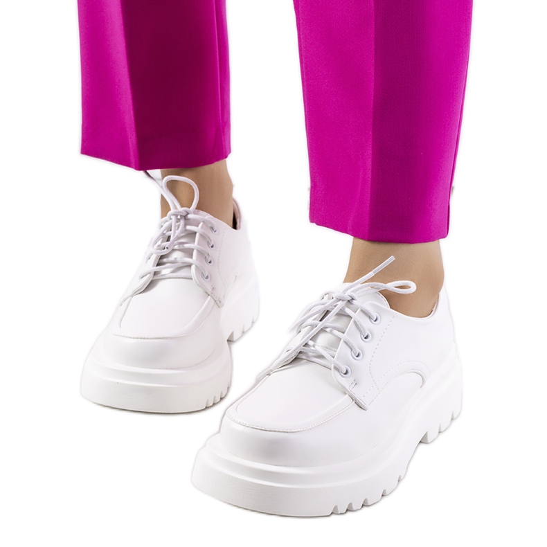 Nunes fehér oxford cipő