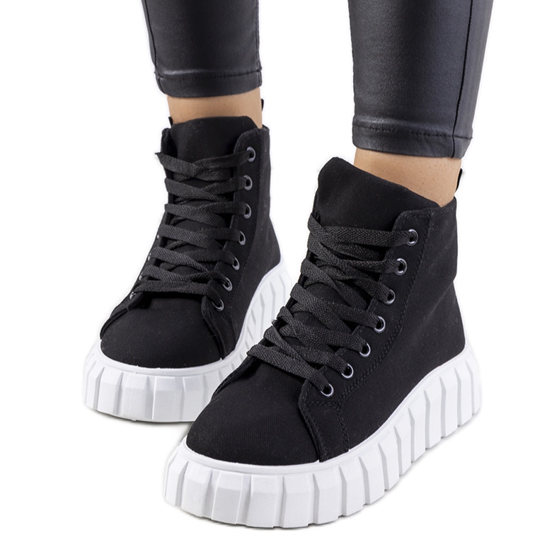 BM Fekete tornacipő a Horizo ​​platformon