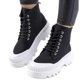 BM Fekete tornacipő a Roxo-tól BM Fekete tornacipő a Roxo-tól