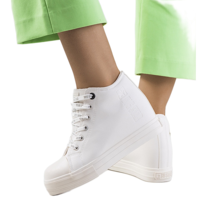 Fehér tornacipő a Big Star EE274128 éken