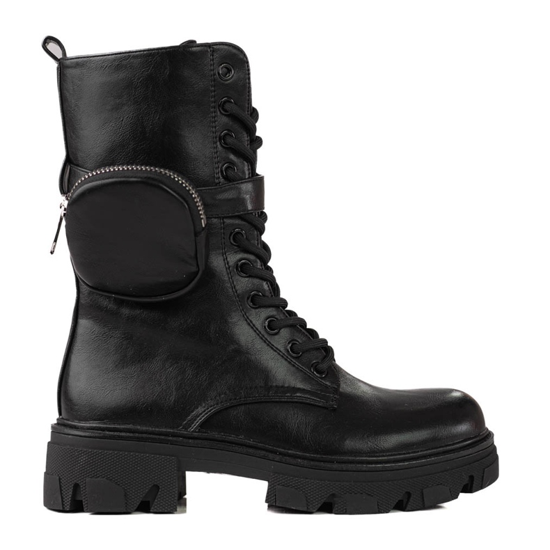 Fekete, zsebes női táskák