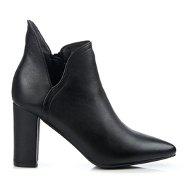 Női csizma Shelovet szabással, magas oszlopon fekete