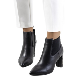 BM Fekete bokacsizma a Rochdale poszton