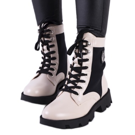 Keld bézs csizma fekete