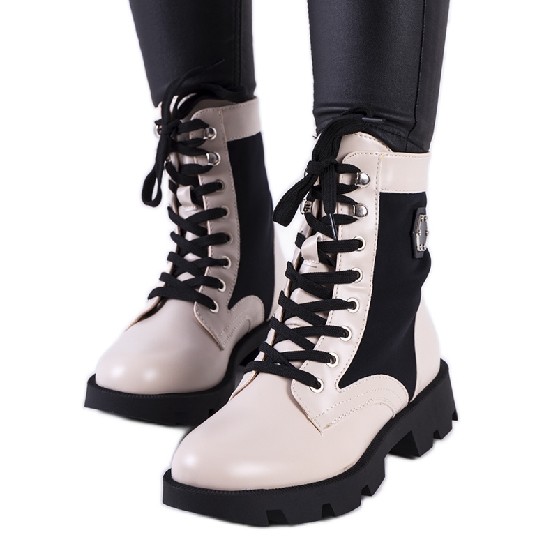 Keld bézs csizma fekete