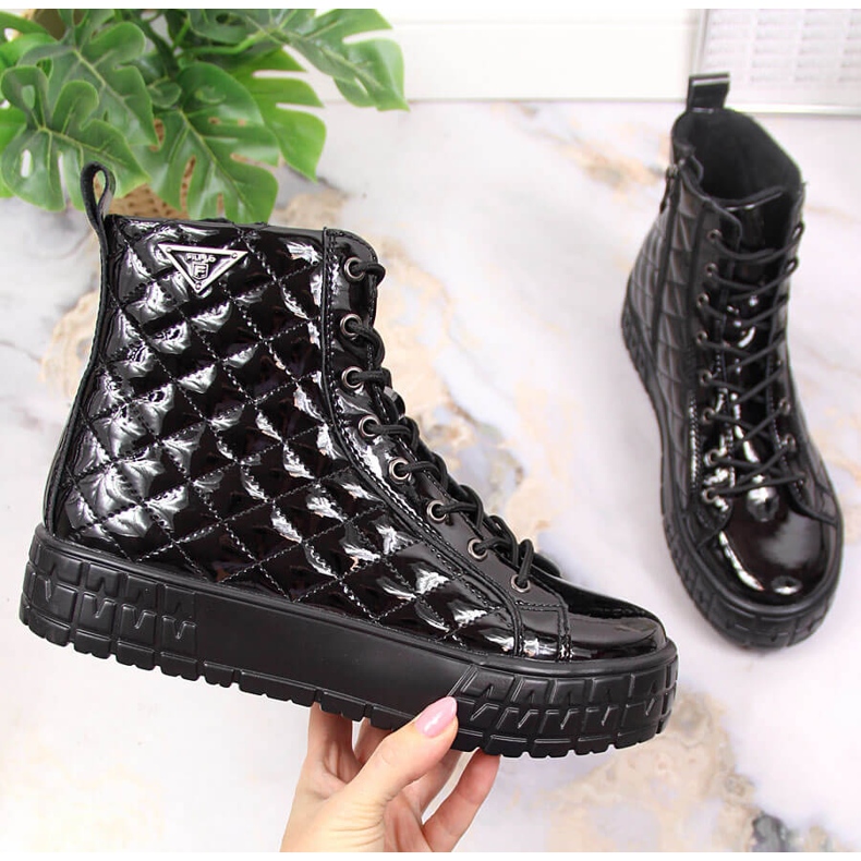 Fekete bőr steppelt női hőszigetelt csizma Filippo PAW369