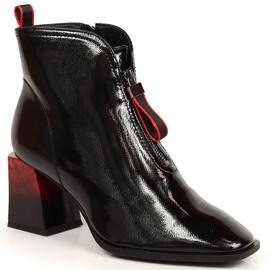 S.Barski Hőszigetelt lakkozott női csizma dekoratív sarokkal S. Bararski OLI183 fekete S.Barski Hőszigetelt lakkozott női csizma dekoratív sarokkal S. Bararski OLI183 fekete
