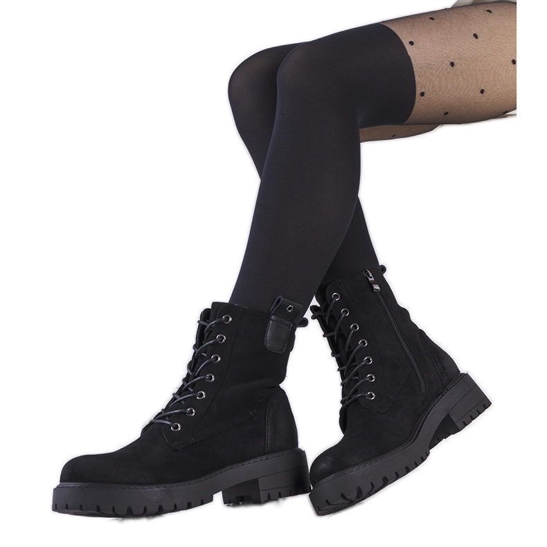 Fekete öko-velúr csizma a Wellspring-től