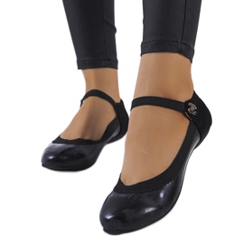 Fekete balerinák gumiszalaggal a Hari márkától